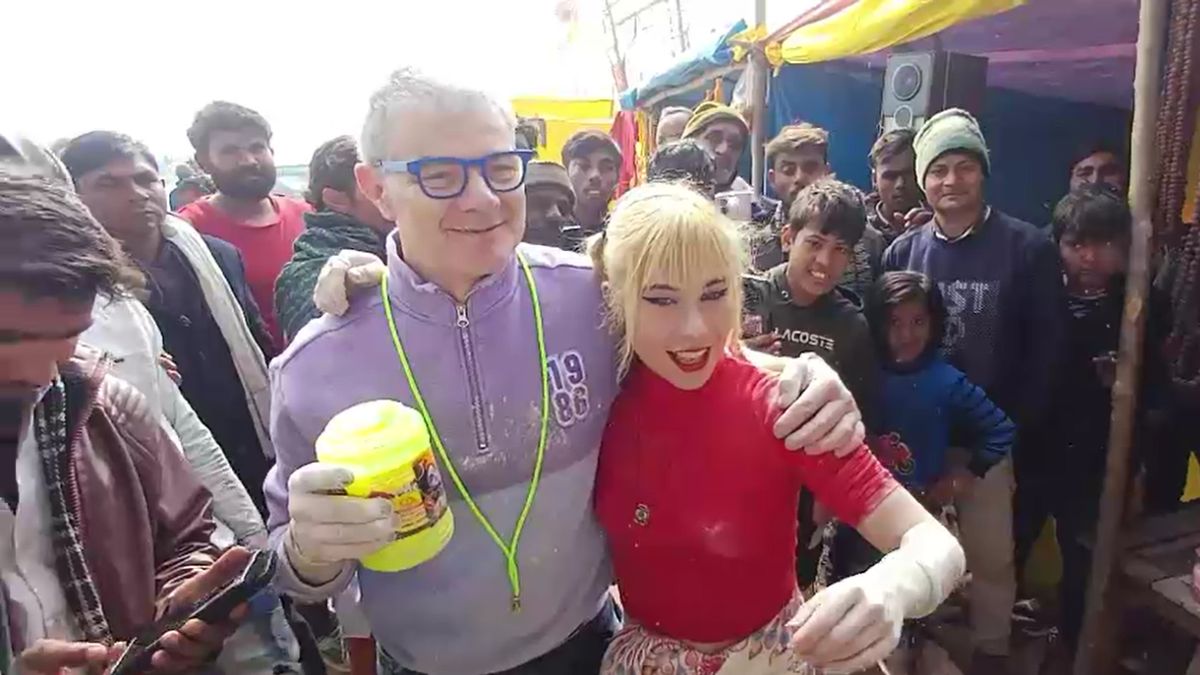 अध्यात्म की शरण में इटली की लुक्रेजिया… पिता संग प्रयागराज पहुंचीं, हाथ जोड़कर बोलीं- 'जय श्रीराम' अध्यात्म की शरण में इटली की लुक्रेजिया… पिता संग प्रयागराज पहुंचीं, हाथ जोड़कर बोलीं- 'जय श्रीराम'