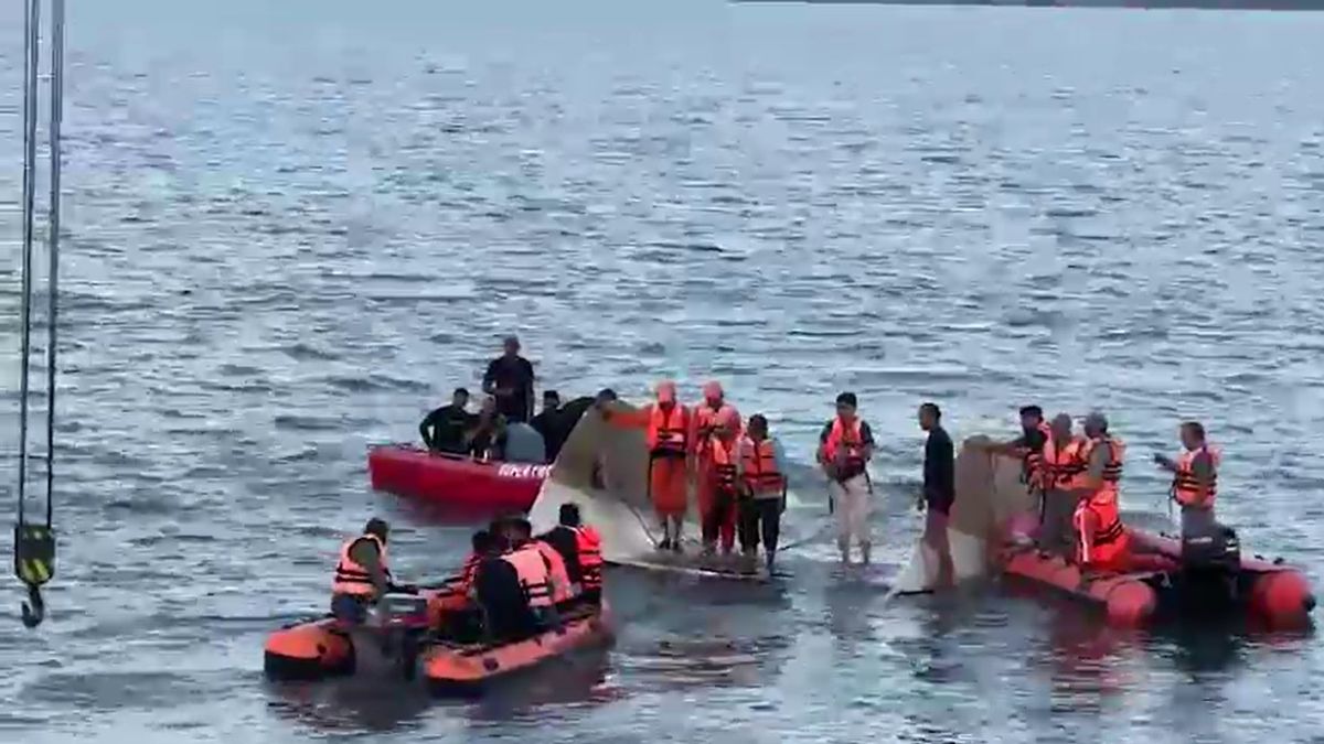 Jabalpur Cruise Tragedy 9 Dead Mother Found Holding 4 Year Old Son