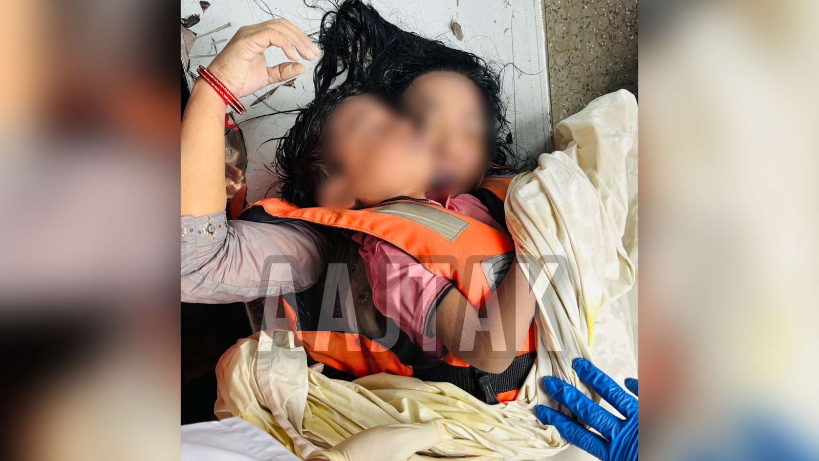 Jabalpur Cruise Tragedy 9 Dead Mother Found Holding 4 Year Old Son