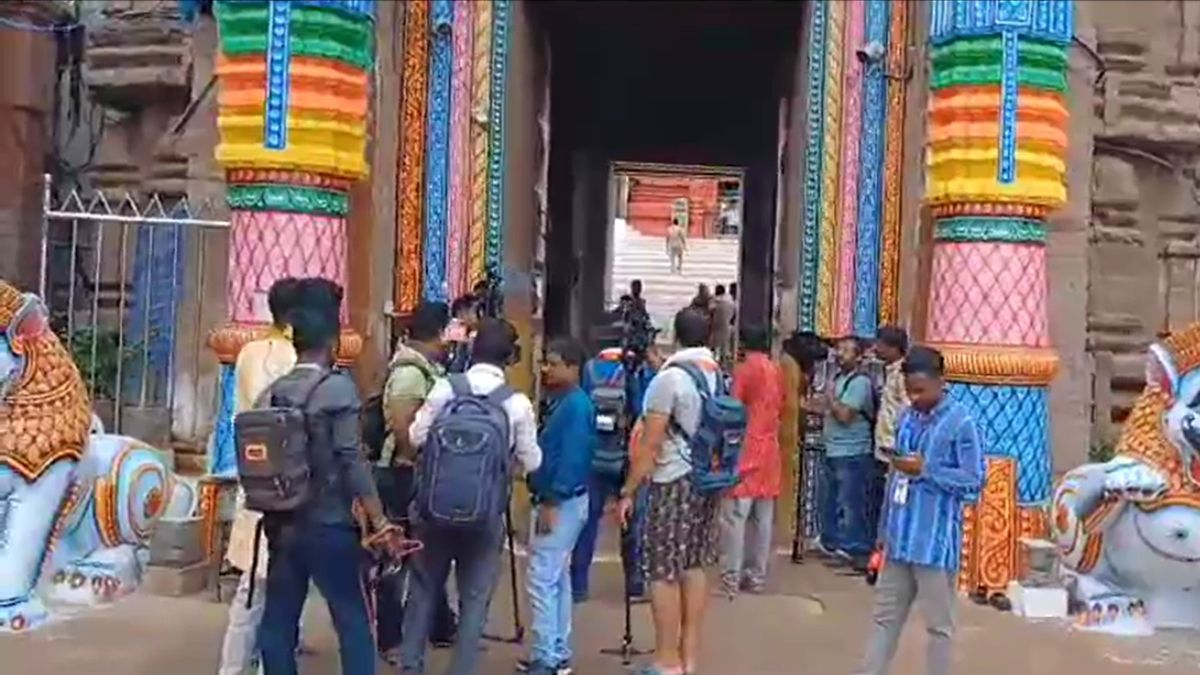 Jagannath temple secret ritual Banakalagi darshan closed four hours