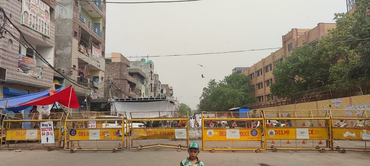 दिल्ली के जहांगीरपुरी में ईद मनाई गई.