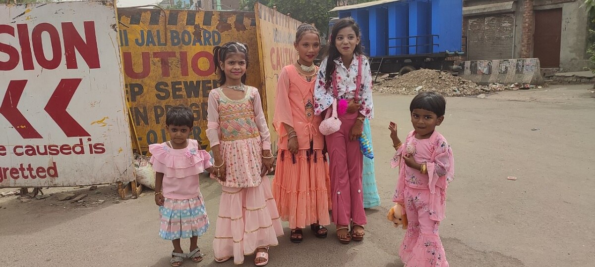 दिल्ली के जहांगीरपुरी में ईद मनाई गई.