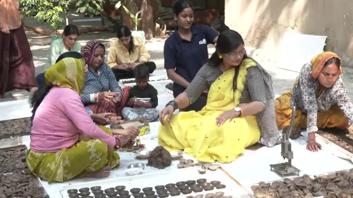 jaipur gaushala seed embedded cow dung diyas diwali self reliant woman