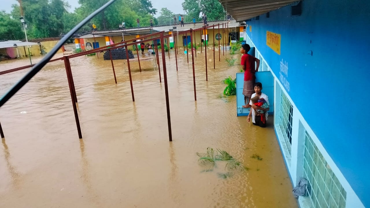 बच्चों का रेस्क्यू किया गया