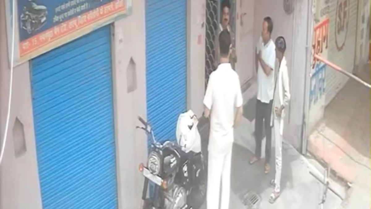 jhansi fake customer flees with xuv during test drive car dealer duped jhansi fake customer flees with xuv during test drive car dealer duped