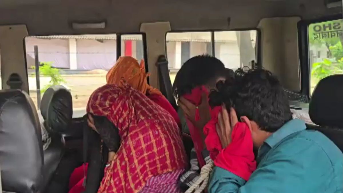 jhansi fake matrimonial call center ai brides blackmail targeted men over 40 police bust jhansi fake matrimonial call center ai brides blackmail targeted men over 40 police bust