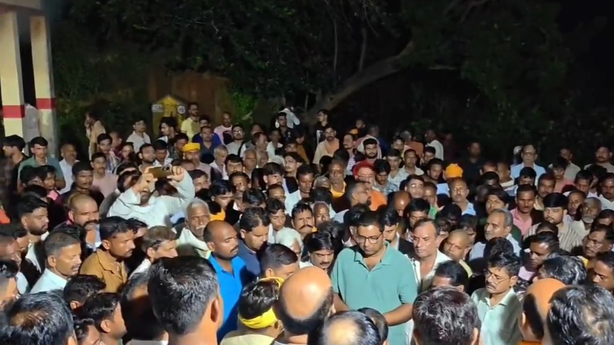 Jhansi Five Family Members Drown in Sukhnai River Cremated Together Jhansi Five Family Members Drown in Sukhnai River Cremated Together