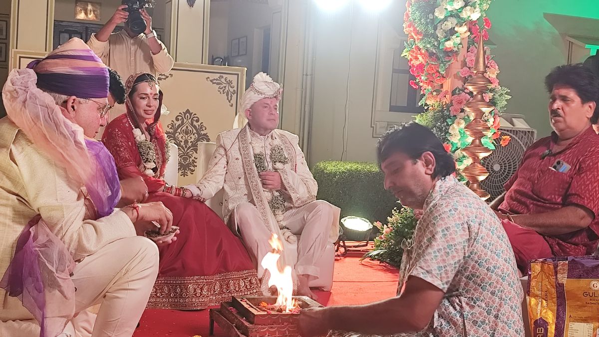 jodhpur ukraine couple 72 year old groom 27 bride wedding lcla jodhpur ukraine couple 72 year old groom 27 bride wedding lcla