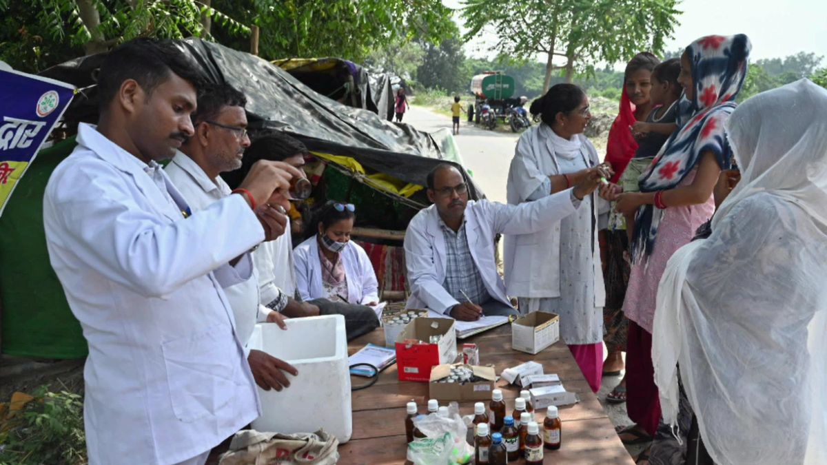 kanpur flood relief children fall ill allegedly expired syrup health team kanpur flood relief children fall ill allegedly expired syrup health team