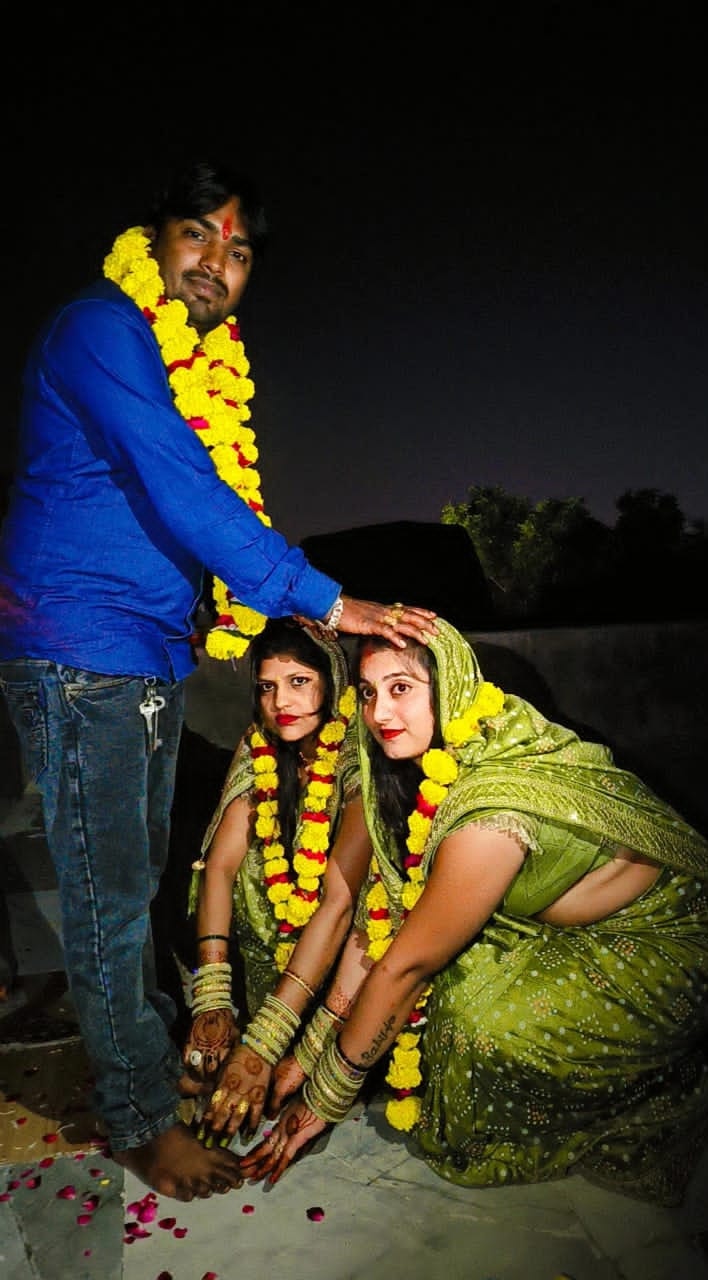 करवा चौथ के दिन दोनों पत्नियों ने साथ की पूजा