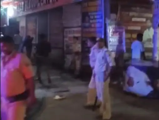 कोचिंग संचालक खान सर और ज्ञान बिंदु के बीच पुराना विवाद रहा है.