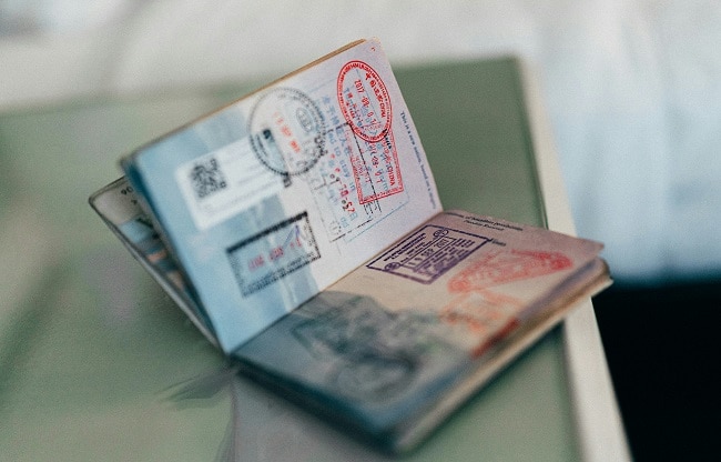 Faux passeport de l'ambassade (photo- ansplash représentative) Faux passeport de l'ambassade (photo- ansplash représentative)