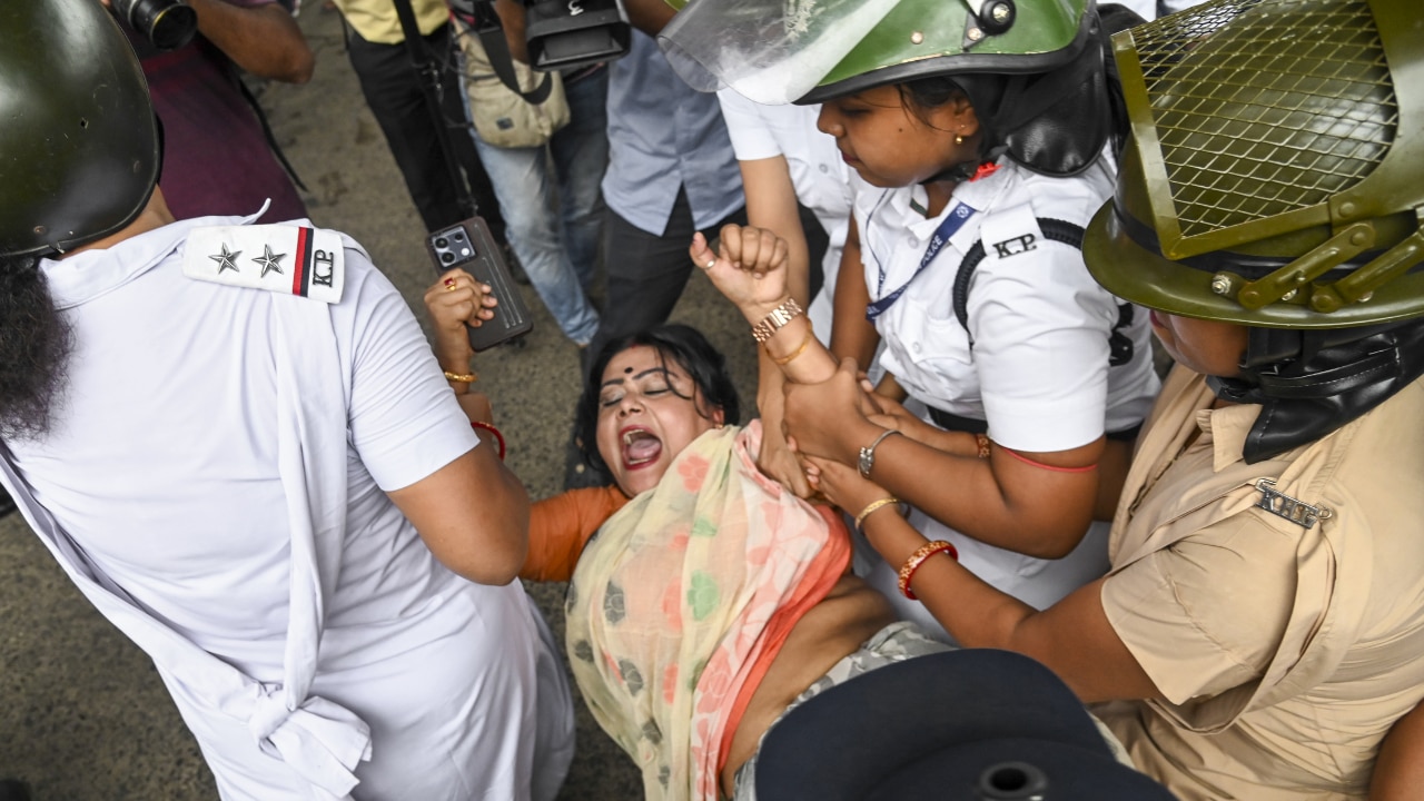 kolkata bjp protest