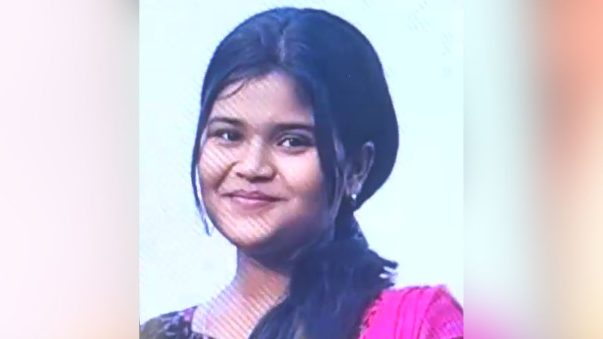 Kolkata Durga Puja Stampede Brother Rushed to Hospital Call Found Body White Sheet Kolkata Durga Puja Stampede Brother Rushed to Hospital Call Found Body White Sheet