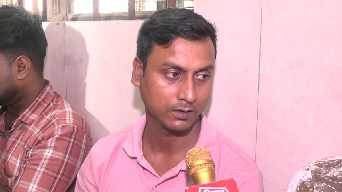 Kolkata Durga Puja Stampede Brother Rushed to Hospital Call Found Body White Sheet Kolkata Durga Puja Stampede Brother Rushed to Hospital Call Found Body White Sheet