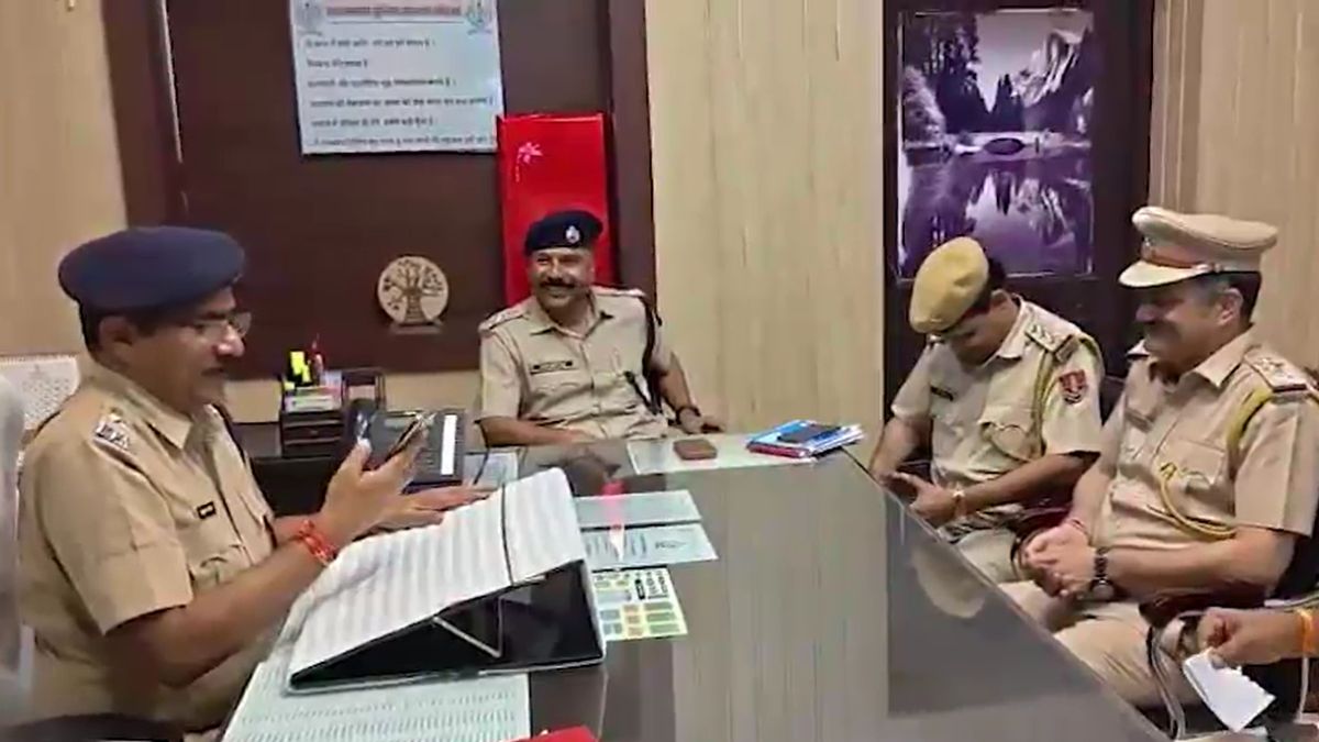 kota police bust interstate gang posing as godmen to hypnotise and cheat people