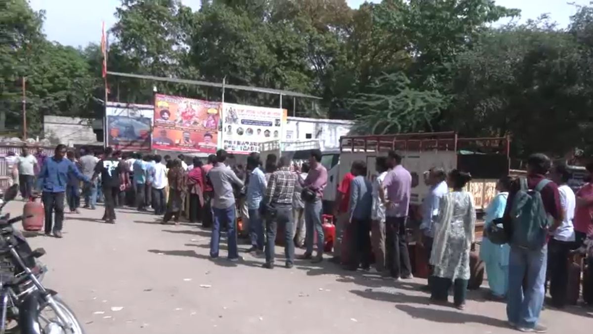 lpg crisis india queues theft protests panic buying impact