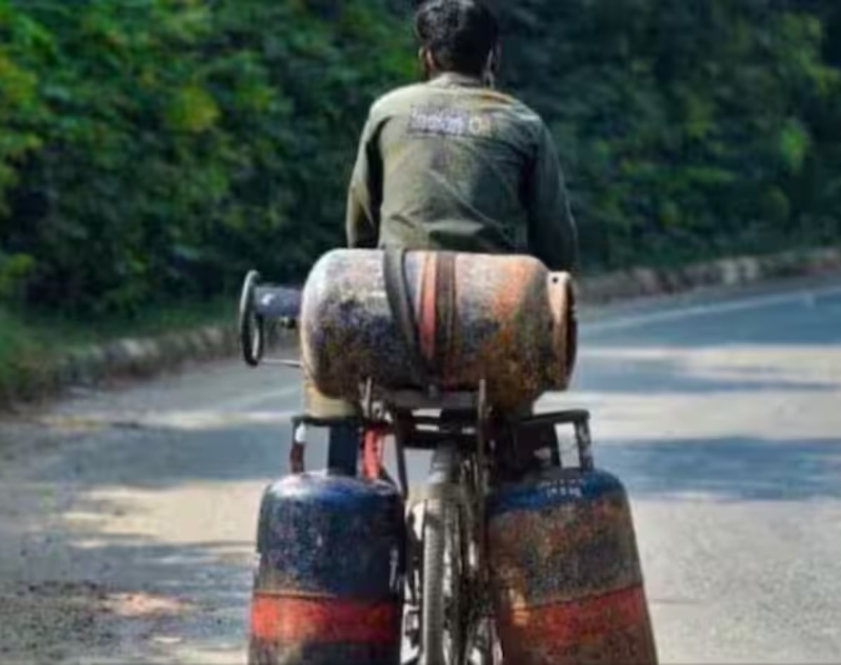 मार्च की पहली तारीख से एलपीजी सिलेंडर महंगा LPG Cylinder Price Hike