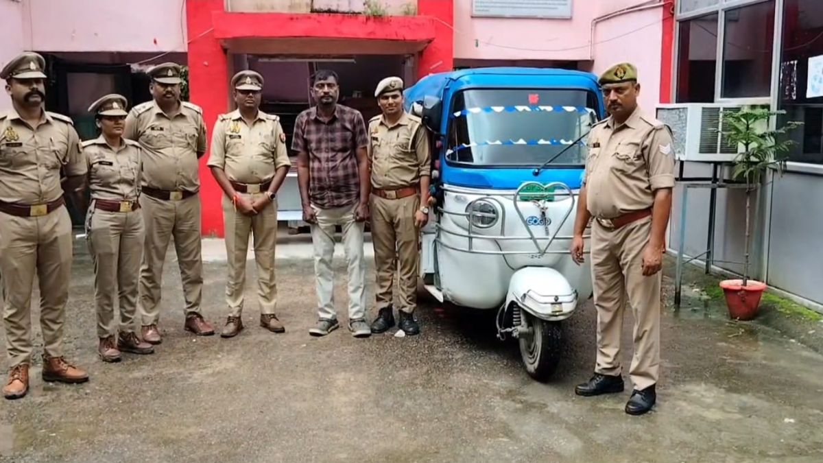 Lucknow 28 year old woman 55 year old live in partner murder body dumping plan exposed