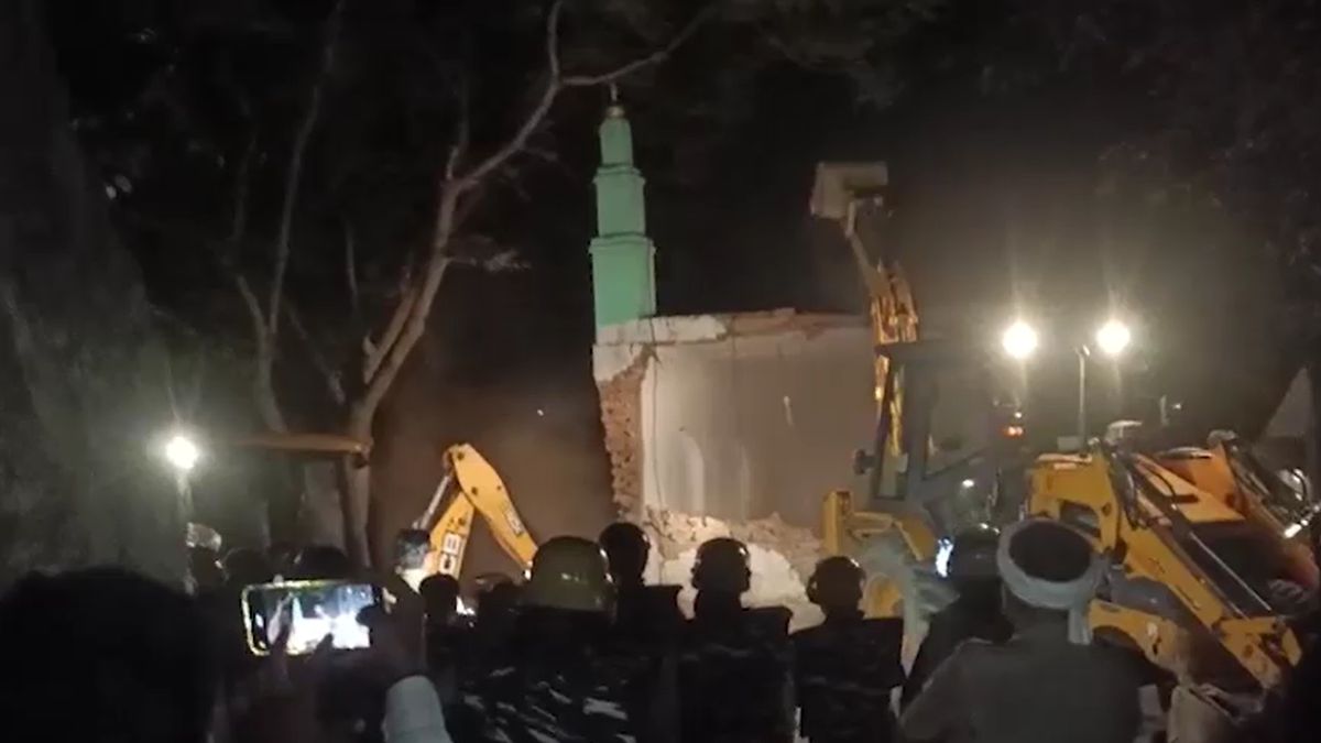 lucknow bulldozer action mosque demolished government land bkt