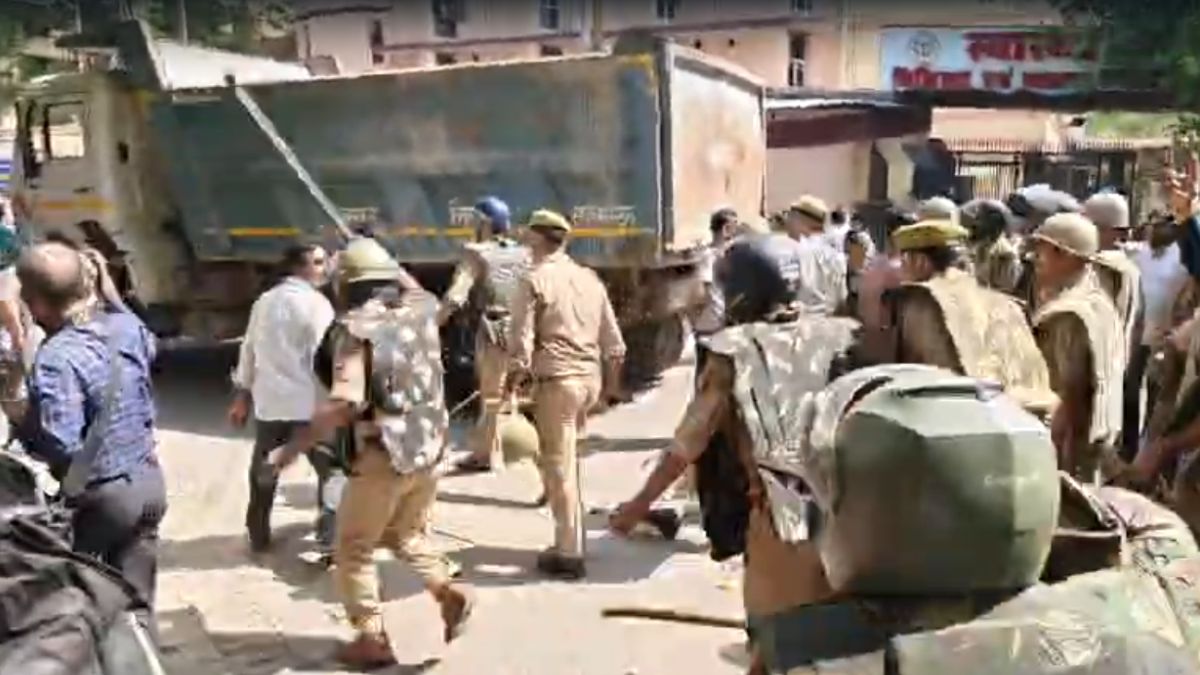 lucknow civil court lawyers chambers demolished municipal corporation action
