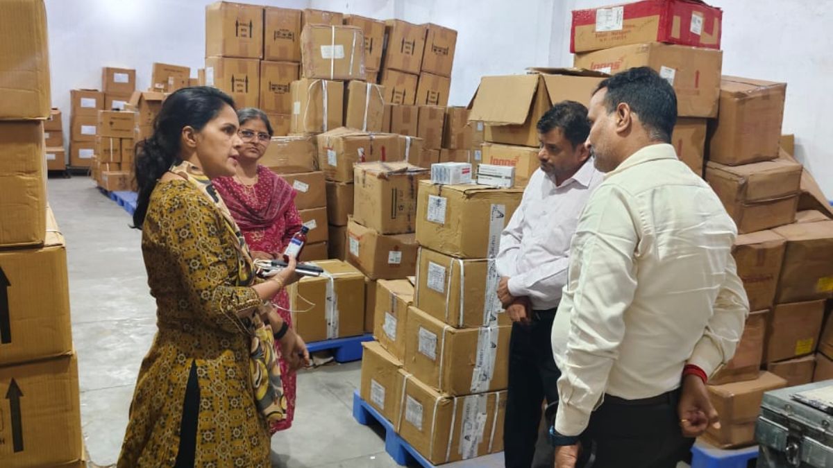 lucknow codine cough syrup dealer arrested