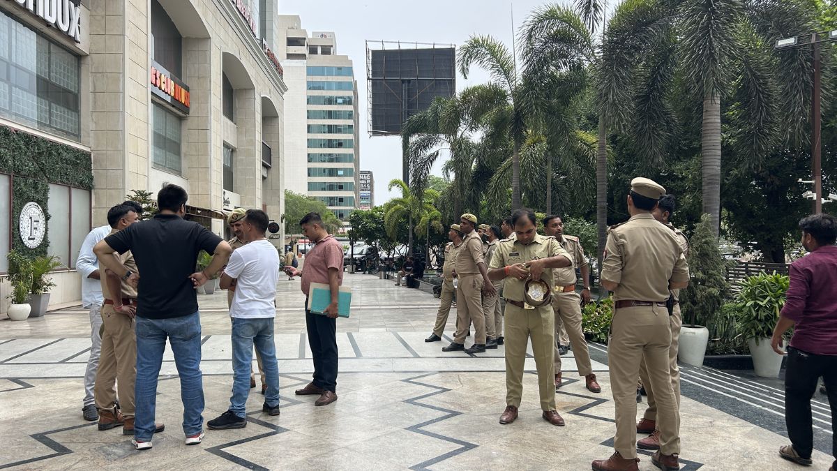 lucknow fake international call centre busted 119 detained summit building lucknow fake international call centre busted 119 detained summit building