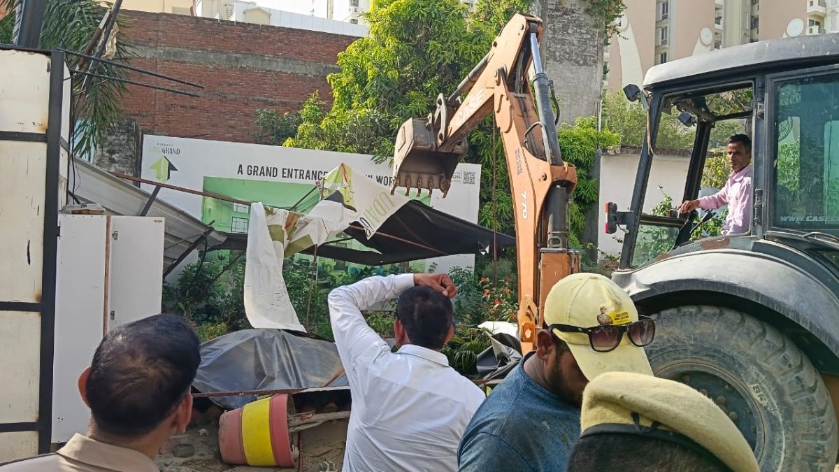 lucknow salon manager suicide case video 5 names bulldozer action apartment