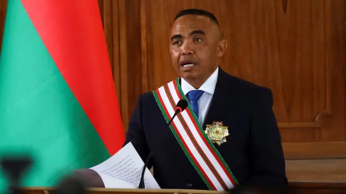 Madagascar coup leader Randrianirina sworn in as President