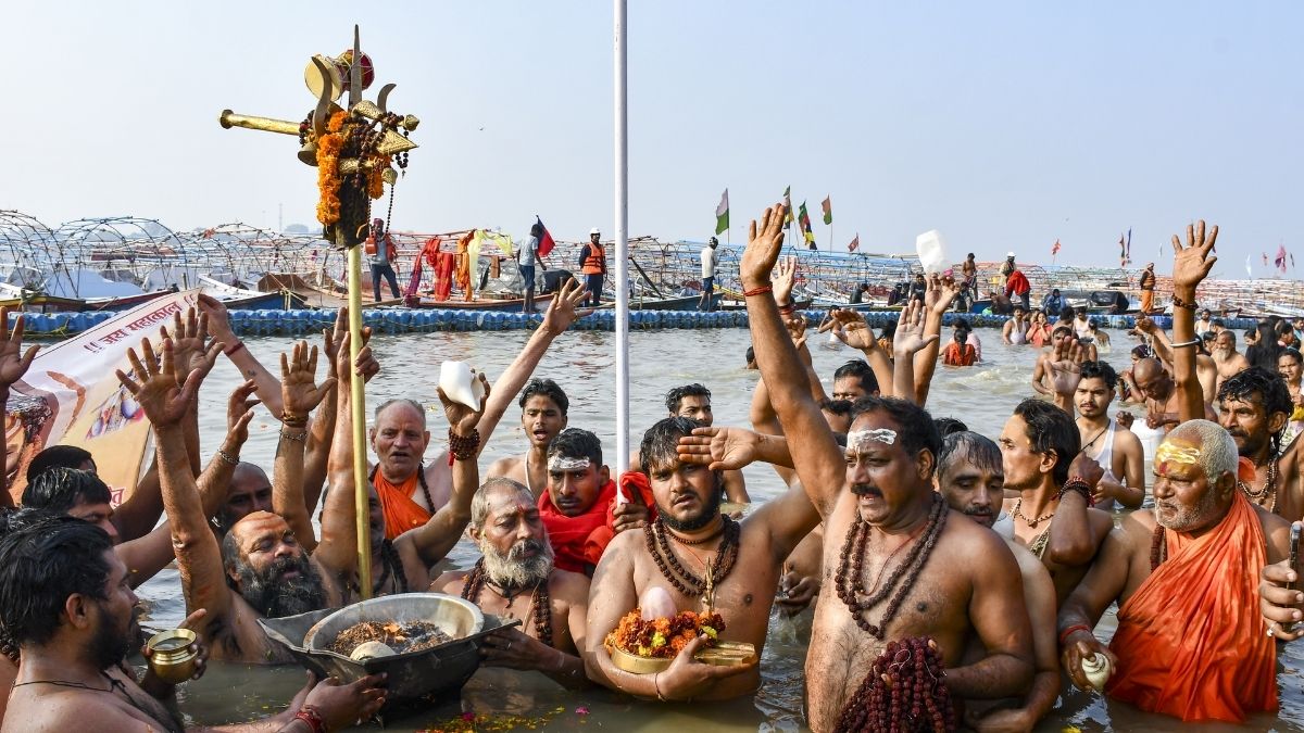 magh mela makar sankranti sangam bath prayagraj 36 lakh devotees