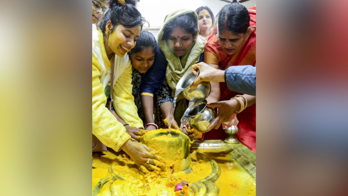 mahashivratri 2026 mahakal bhasma aarti ujjain kashi vishwanath mangala aarti varanasi darshan