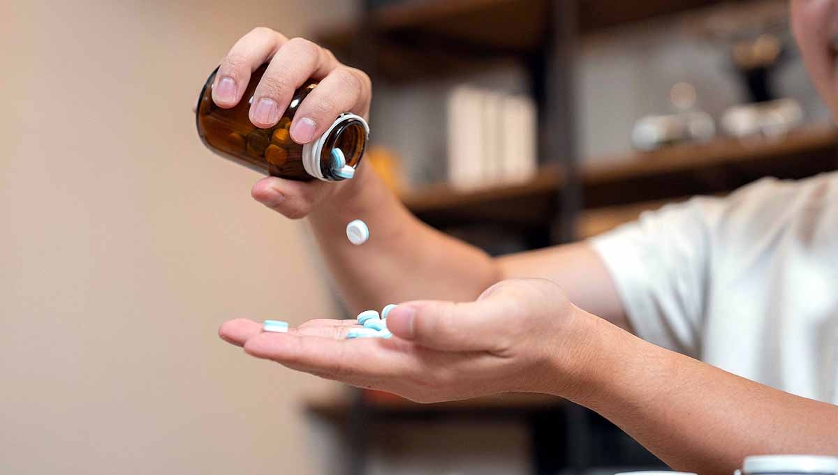 male birth control pill - अब पुरुषों के लिए गर्भनिरोधक गोली बना रहे साइंटिस्ट, पहला ह्यूमन सेफ्टी टेस्ट पास - Scientists develop male birth control pill passes first human safety test ...