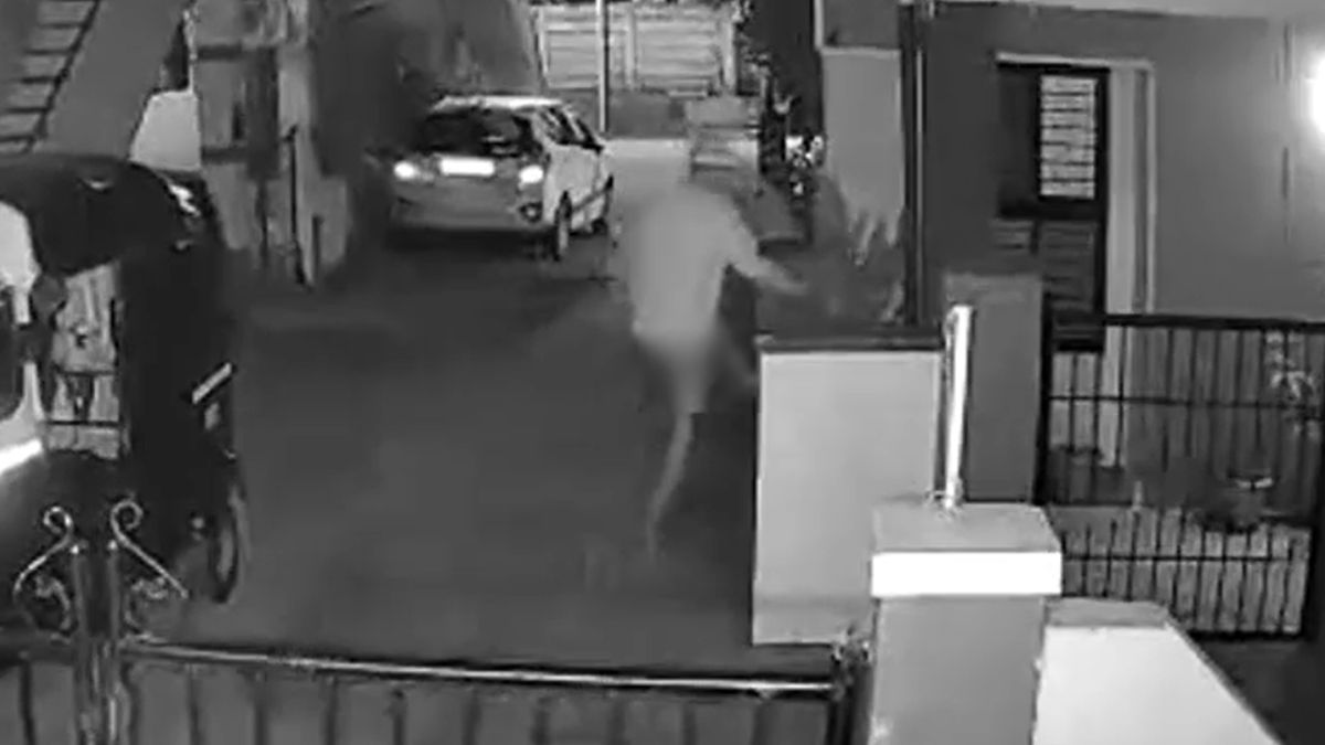 man accused entering girls pg naked at night dharwad cctv footage
