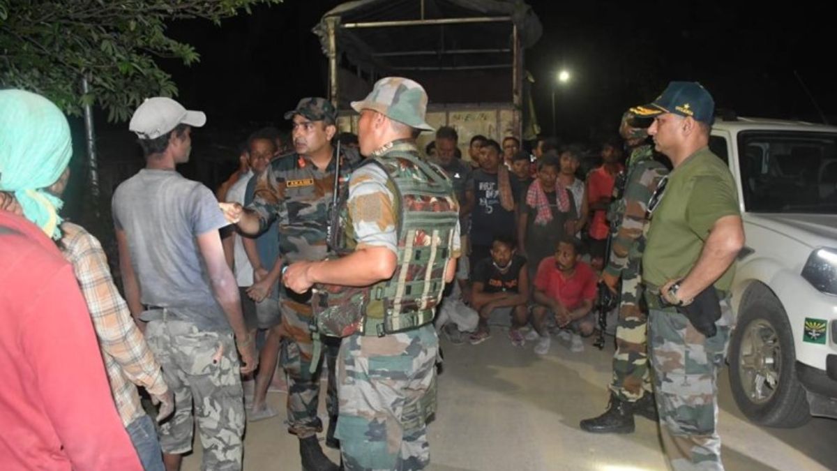 अमम राइफल्स नागरिकों को बचाया