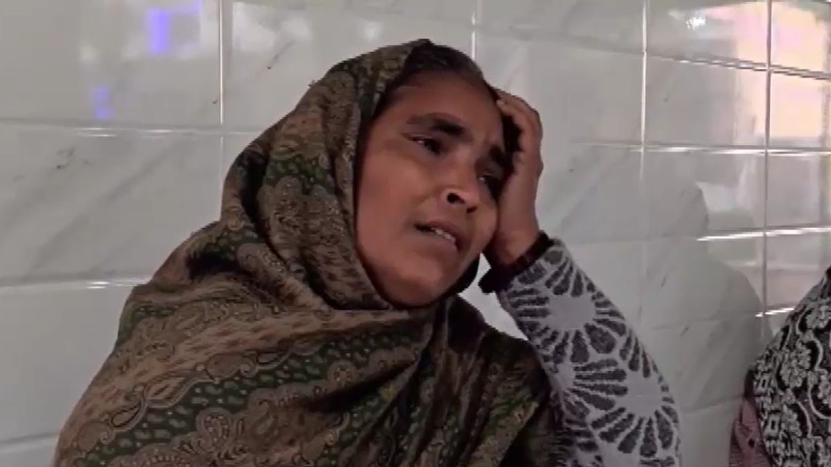 mathura yamuna expressway accident tanker crushes passengers 6 dead