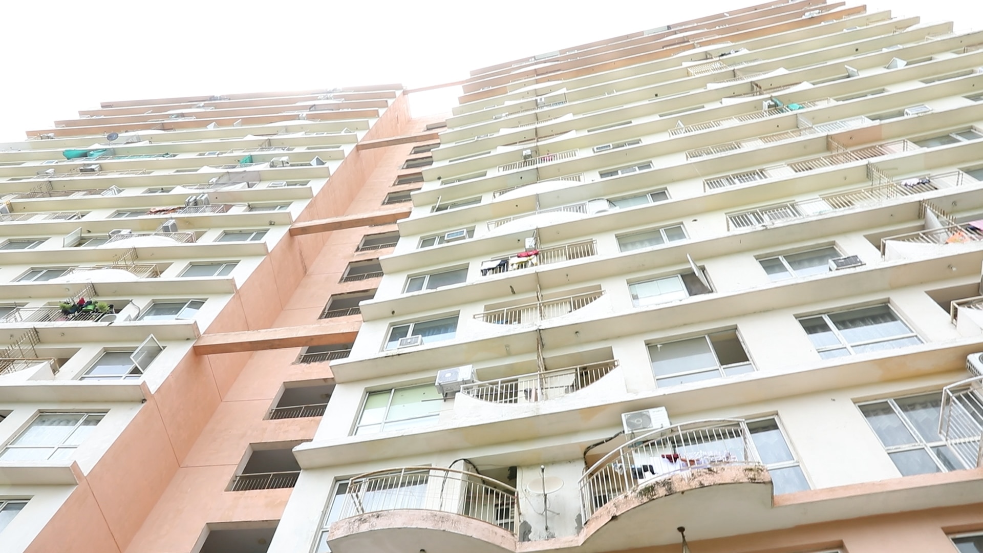 घर के इंतजार में बायर्स 