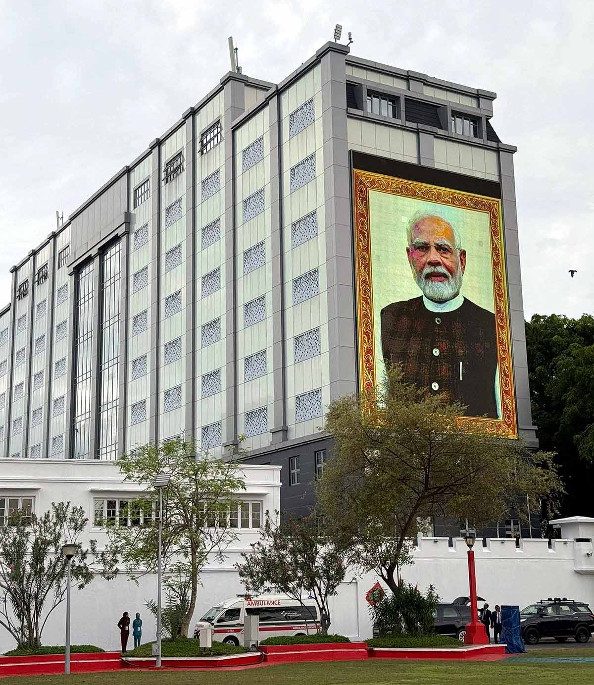 PM Modi banner on maldive defence ministry building