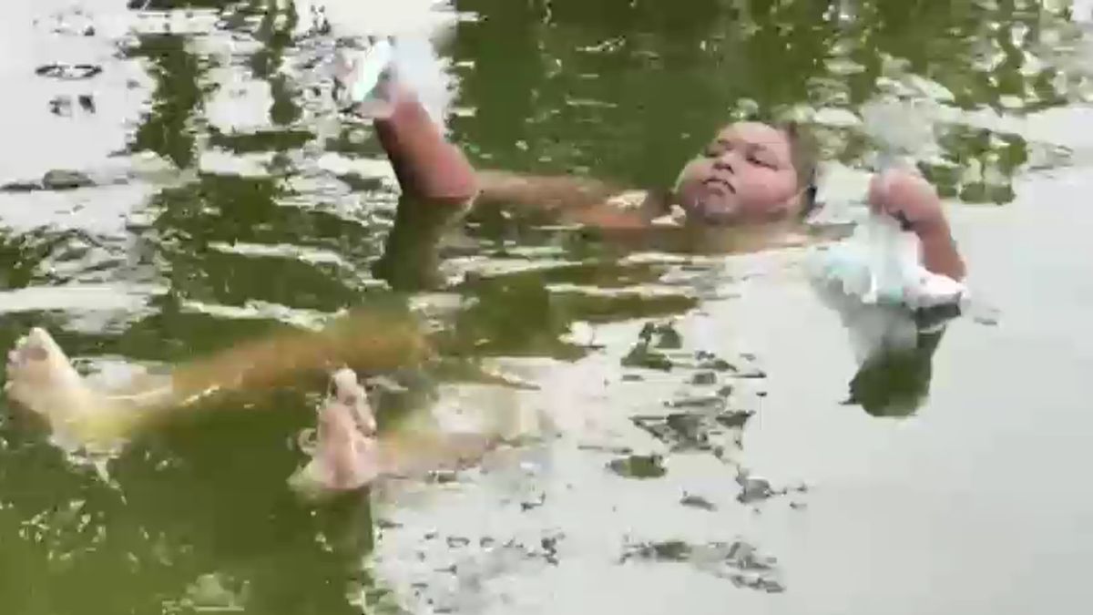 murshidabad 16 year old boy living in ponds left home at 11 shocking story murshidabad 16 year old boy living in ponds left home at 11 shocking story
