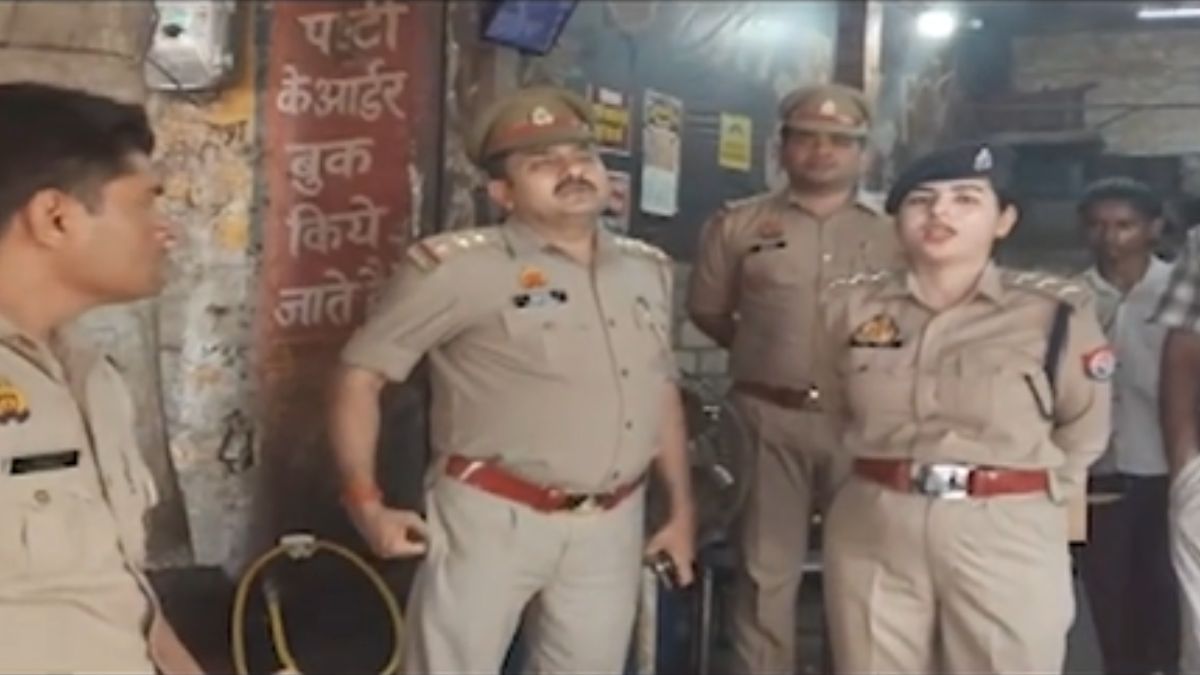 muzaffarnagar dead lizard found in chicken hotel sealed 