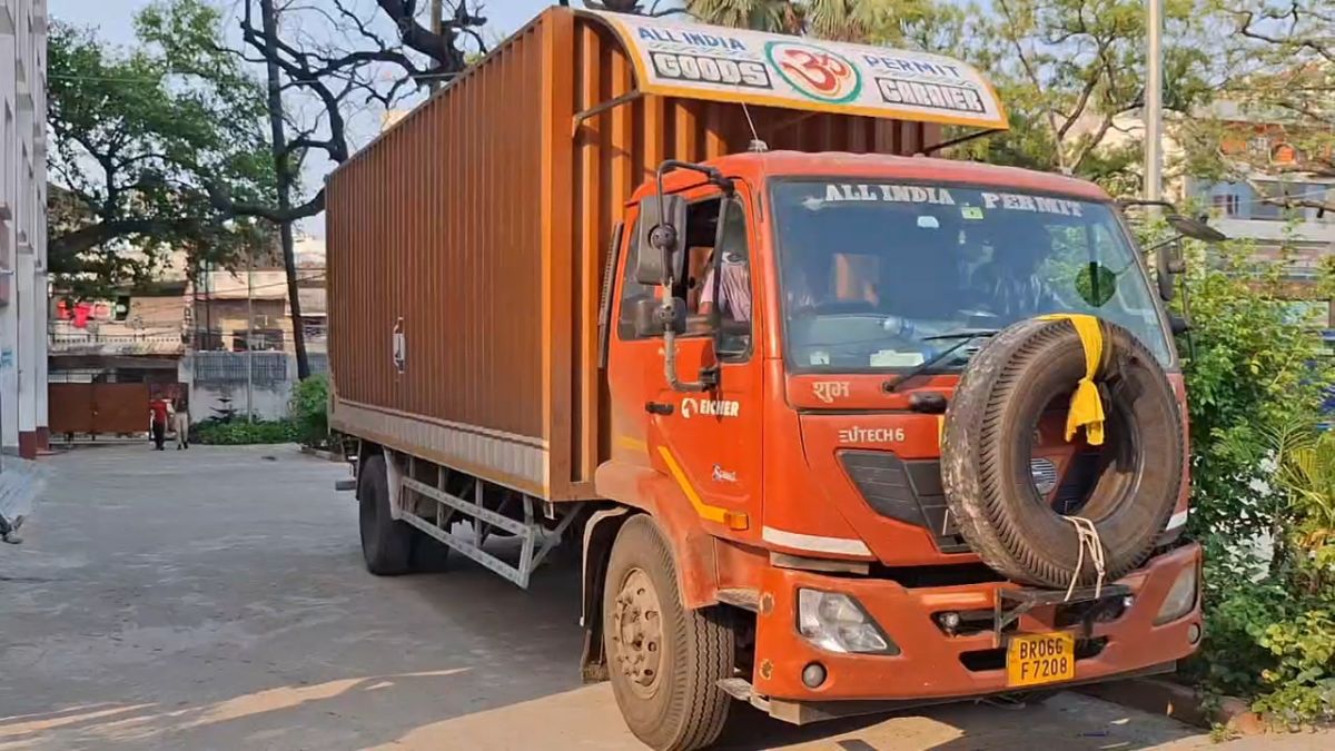 muzaffarpur beer smuggling 350 cartons beer seized hidden chamber inside bamboo container muzaffarpur beer smuggling 350 cartons beer seized hidden chamber inside bamboo container