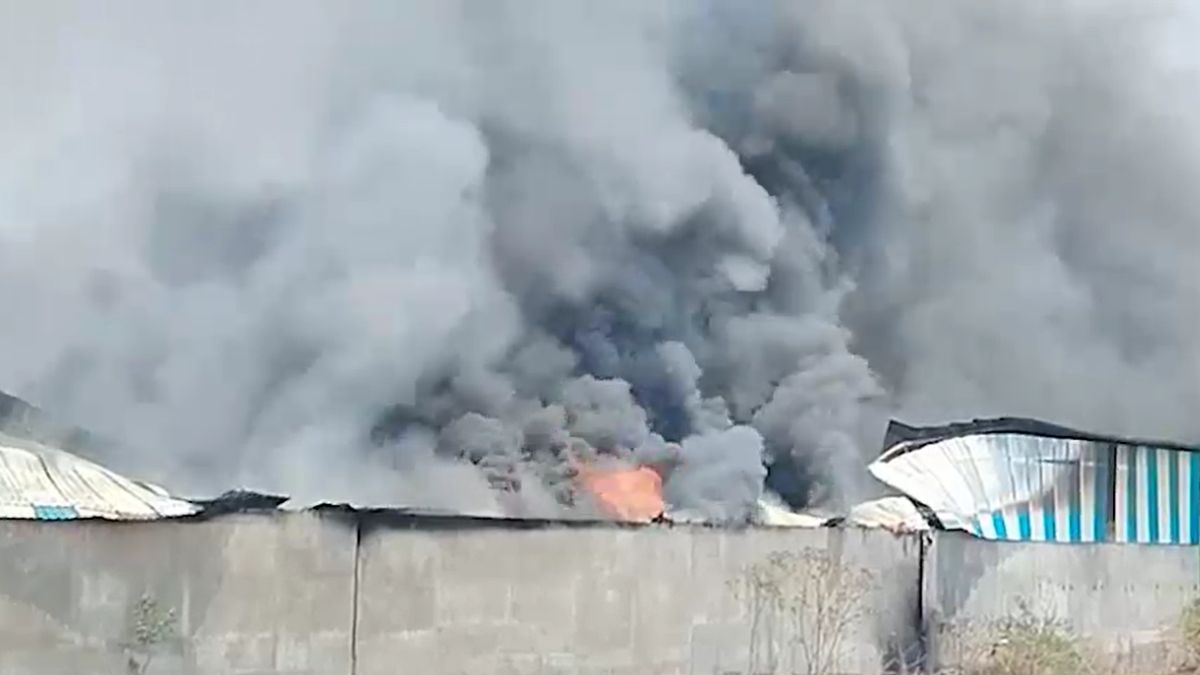 Nagpur massive fire at used car warehouse 400 cars burnt to ashes