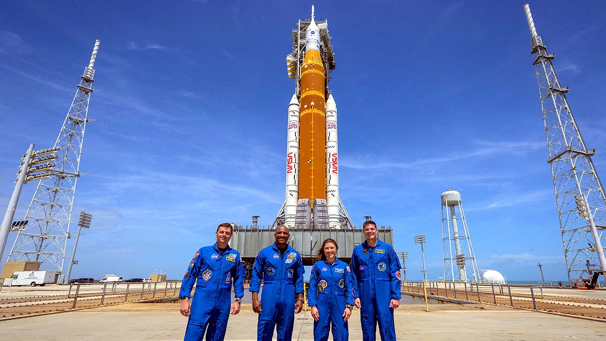 NASA Artemis II SLS rocket