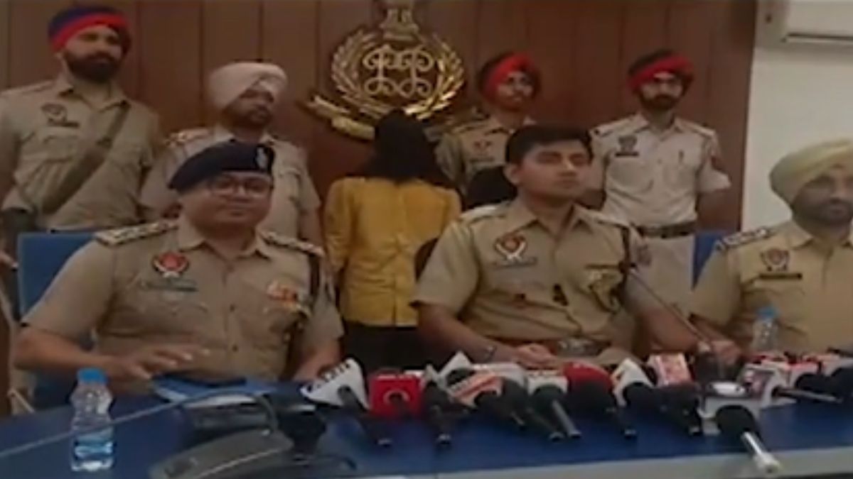 Nawanshahr 45 Year Old Mother Affair Boyfriend Teenage Girl Murder Suitcase