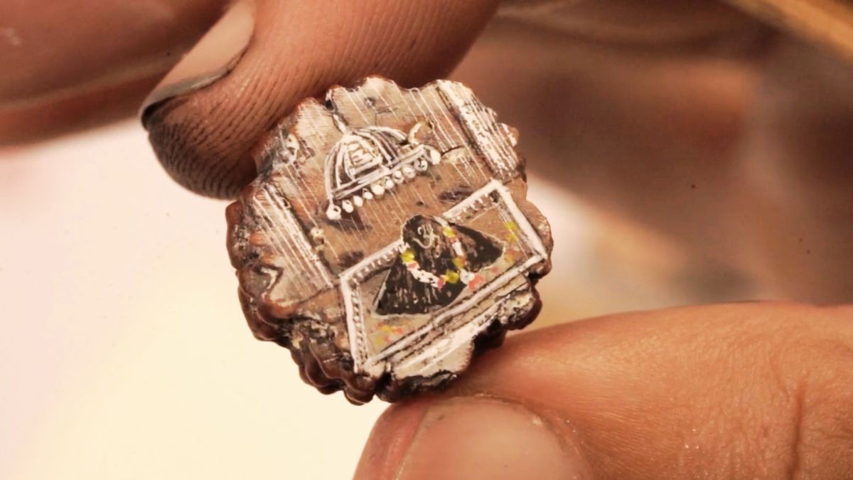 neemuch artist creates raksha bandhan rakhi with 12 jyotirlingas on rudraksha pashupatinath neemuch artist creates raksha bandhan rakhi with 12 jyotirlingas on rudraksha pashupatinath