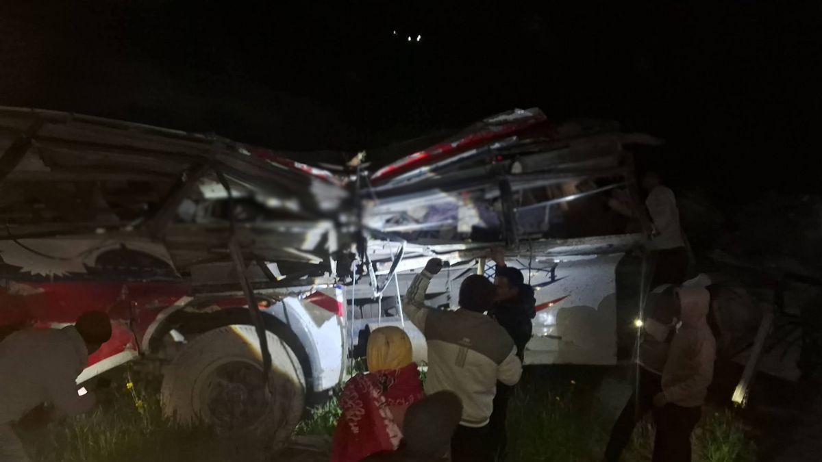 nepal baitadi bus fell into 200 meter gorge 13 passengers dead 34 injured