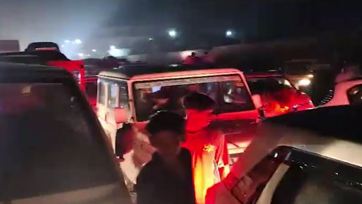 हाईवे पर हादसों की बारिश... दो दिन में 26 सड़क दुर्घटनाएं, गर्भवती महिला घायल, लोगों ने लगाया जाम