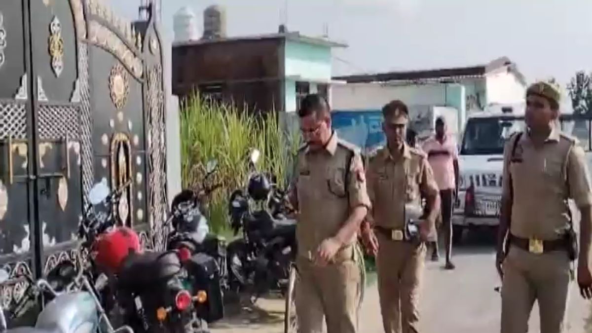 'हम परीक्षा देकर आ रहे थे, तो गुंडे हमें दौड़ाने लगे...' देवरिया में जान बचाकर भागीं छात्राओं की आपबीती