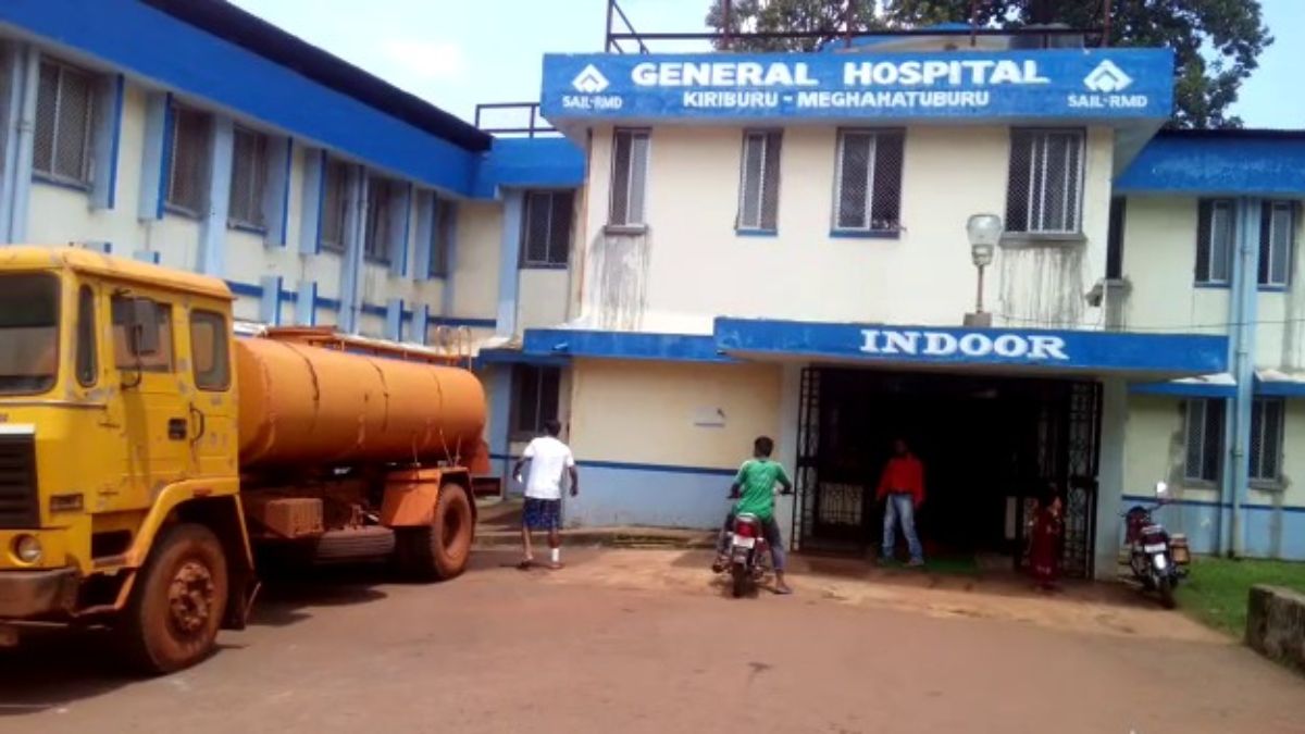 जंगल में सुरक्षाबलों के कैंप पर गिरी बिजली, एक जवान शहीद, नक्सल ऑपरेशन के बीच हादसा जंगल में सुरक्षाबलों के कैंप पर गिरी बिजली, एक जवान शहीद, नक्सल ऑपरेशन के बीच हादसा