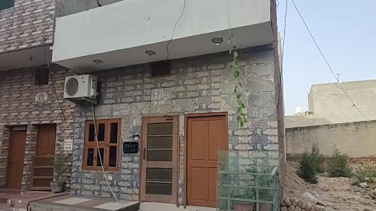 गुरुग्राम में जॉब, फिर PAK के लिए 'जासूसी'... यूट्यूबर ज्योति पर लगे संगीन आरोप पर फैमिली ने क्या कहा? गुरुग्राम में जॉब, फिर PAK के लिए 'जासूसी'... यूट्यूबर ज्योति पर लगे संगीन आरोप पर फैमिली ने क्या कहा?