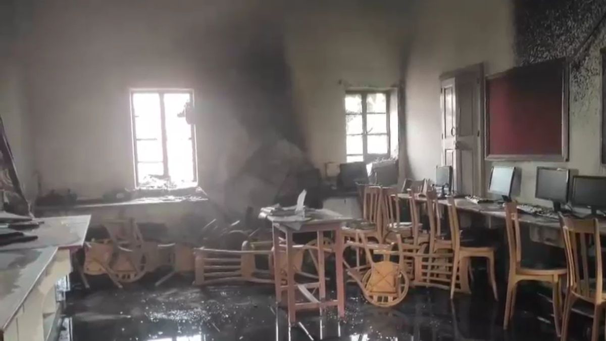 राजस्थान: चूरू के स्कूल में लगी भीषण आग... छात्र-छात्राएं बाल-बाल बचे, फायर ब्रिगेड ने पहुंचकर पाया काबू